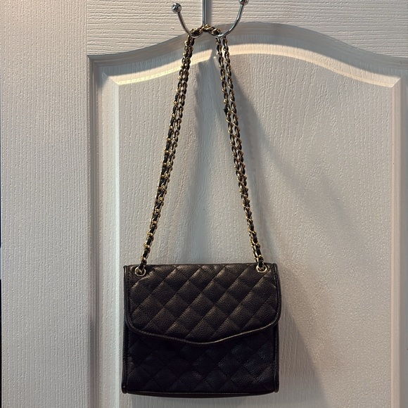 Forever 21 Quilted Black Shoulder Bag with Gold Chain - Picture 1 of 4